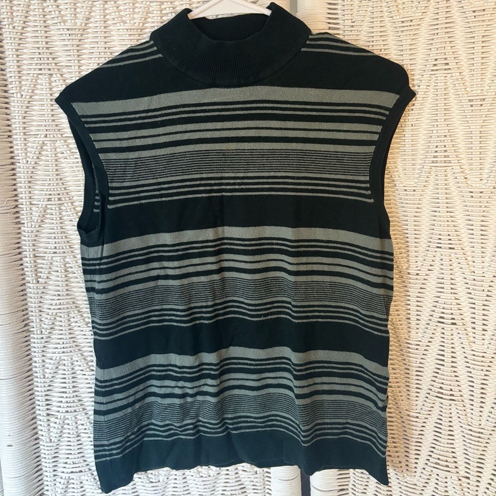 Jones New York Green Striped Sleeveless Sweater